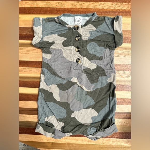 Lou Lou & Company Roger Camo Romper - Picture 1 of 3
